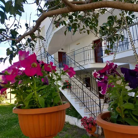 Mourkos-Apartments Kryoneri  Exterior photo