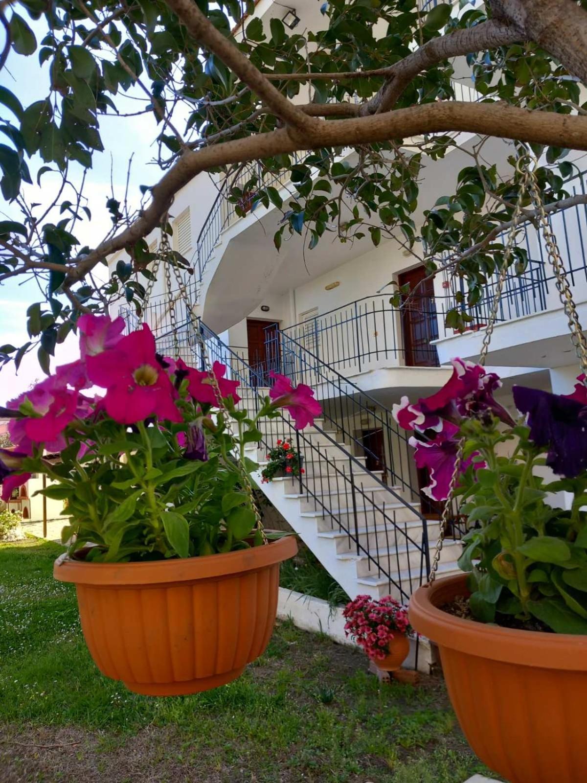 Mourkos-apartments